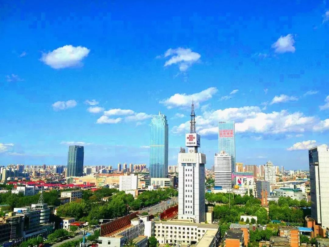 外交部发言人就保定相关评论文章发表言论